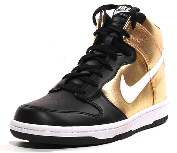 black and gold dunks