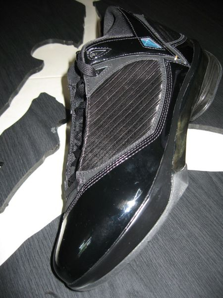 Release Reminder: Air Jordan 2K9 (2009) S23 - Black / Metallic Gold