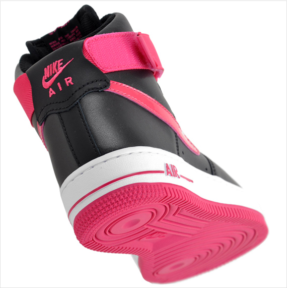 black and pink nike high tops