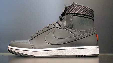 Nike Dynasty High LE Quickstrike - November 2009 | SneakerFiles