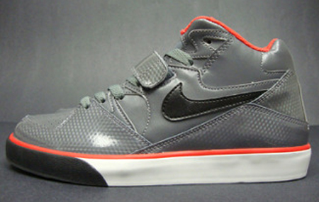 Nike Auto Force 180 Mid - Grey / Black 