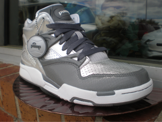 Reebok Pump Ommi Lite - Metallic Silver / Grey - White- SneakerFiles