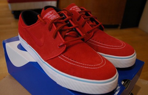 red janoski shoes