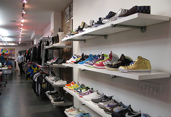 sneaker outlet nyc