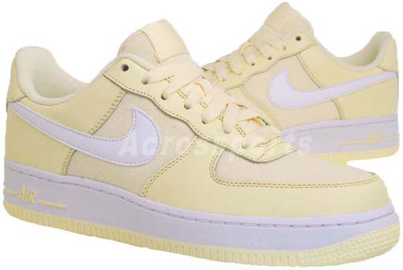 Nike Wmns Air Force 1 Lightbulb/White