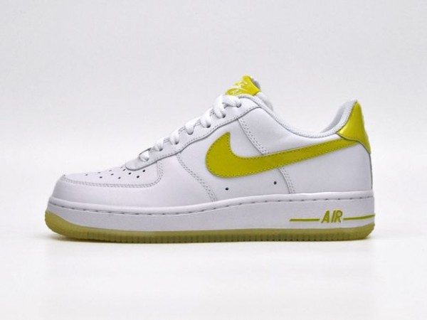 air force ones yellow check