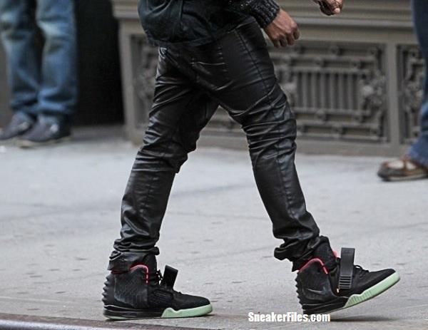 Kanye West Rocks Nike Air Yeezy 2 Black 