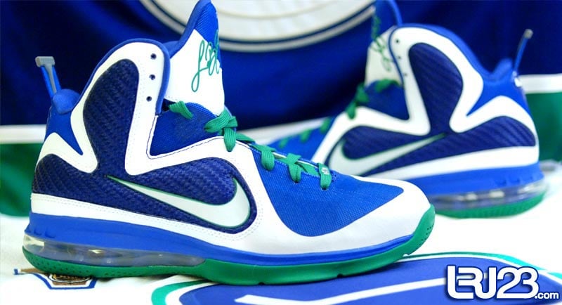 Nike LeBron 9 iD – Vancouver Canucks