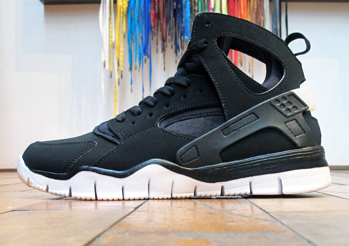 Nike Air Huarache BBall 2012 'Black/White' - Now Available | SneakerFiles