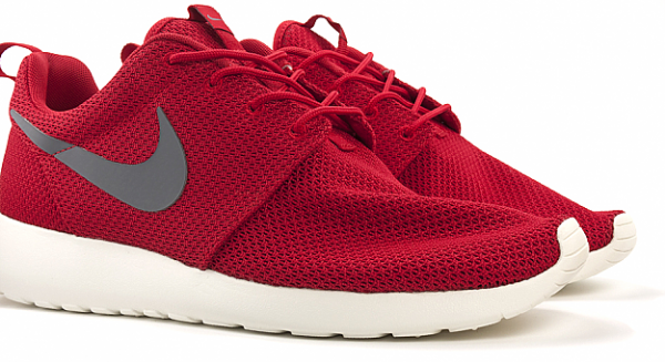 nike roshe run red