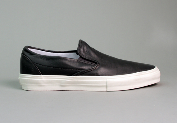 Vans Vault Slip-On Premium LX 'Black' | SneakerFiles