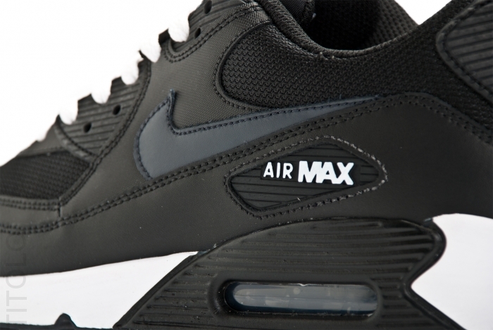 black air max white sole