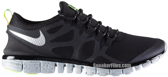 Release Reminder: Nike Free 3.0 V3 QS 'Black/White' | SneakerFiles