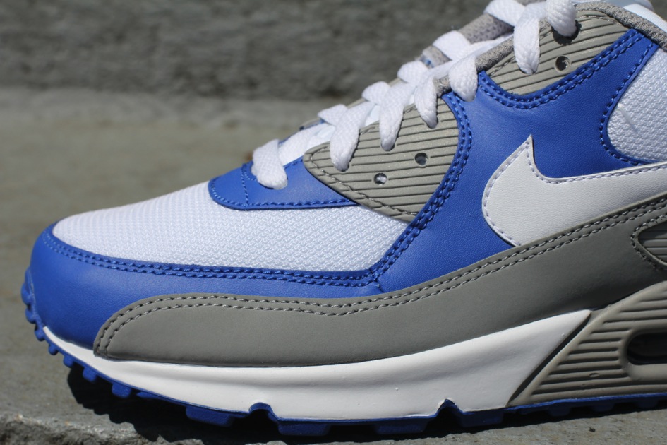 Nike Air Max 90 ‘Medium Grey/Varsity Royal’