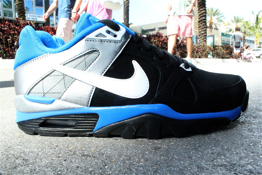 nike air trainer classic low