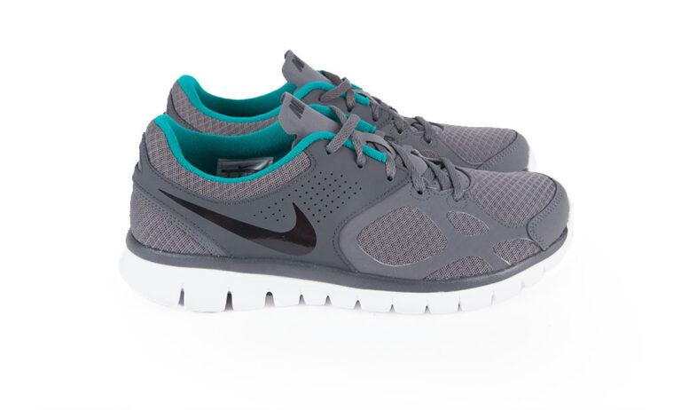 nike flex run grey