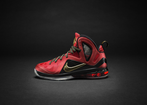 lebron shoes champs