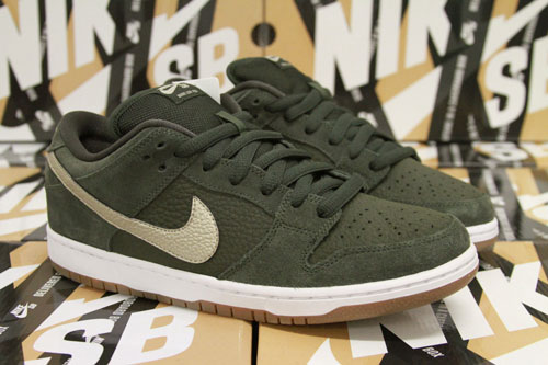 Nike SB Dunk Low 'Sequoia' | SneakerFiles