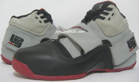 Lebron soldier hot sale 1 dunkman