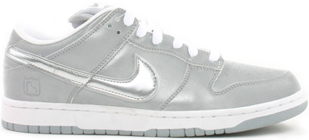 nike sb dunk medicom 3