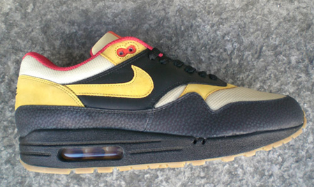 Nike Tech Pack - Air Max 1 Supreme and 