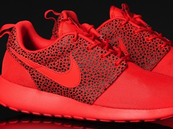 red roshes womens