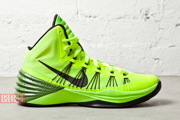Nike Hyperdunk 2013 Volt – First Look 