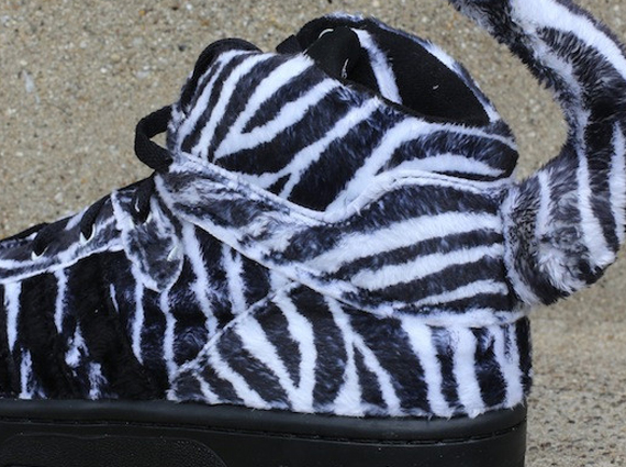 adidas originals jeremy scott zebra