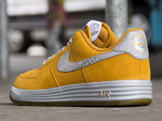 Nike Lunar Force 1 Reflect – Gold Suede 