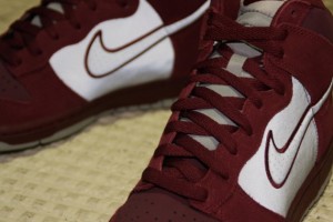 nike dunk high retro maroon
