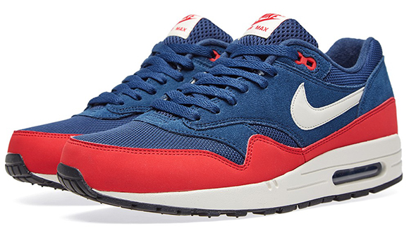 nike air max 1 trainers in navy