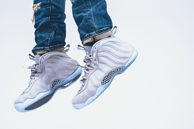grey and blue foamposites
