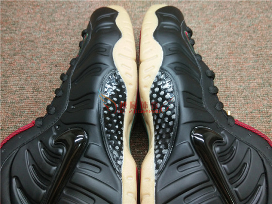 black gucci foams