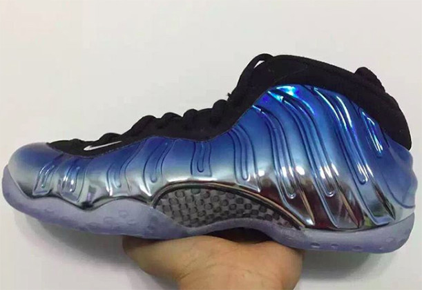 mirror foamposite cracked