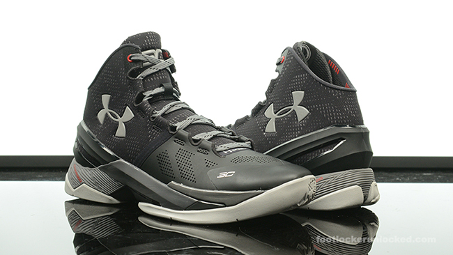 curry 2 black and white