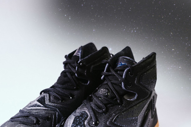 black lion lebron 13