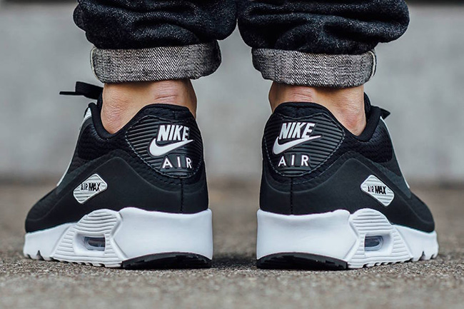 air max 90 ultra black and white
