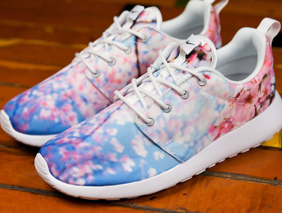 nike roshe run cherry blossom