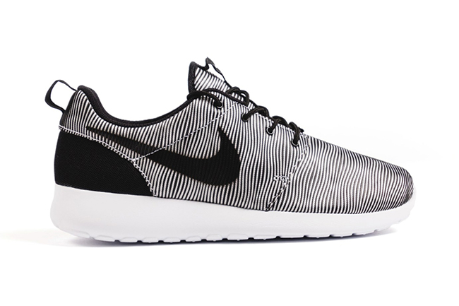 Nike Roshe One Premium Plus Stripes | SneakerFiles