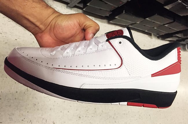 Air Jordan 2 Low Chicago May 2016