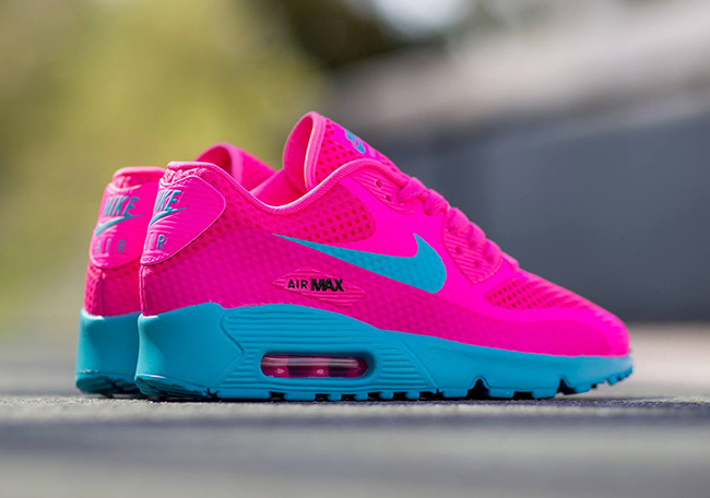 nike pink and blue air max