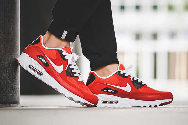 Nike Air Max 90 Ultra Essential Action 