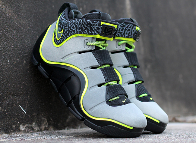 Nike LeBron 4 112 Custom | SneakerFiles