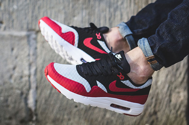 red and black air max 1