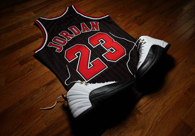 Mitchell & Ness Authentic Michael Jordan '96 Alternate Pinstripe Chicago Bulls  Jersey