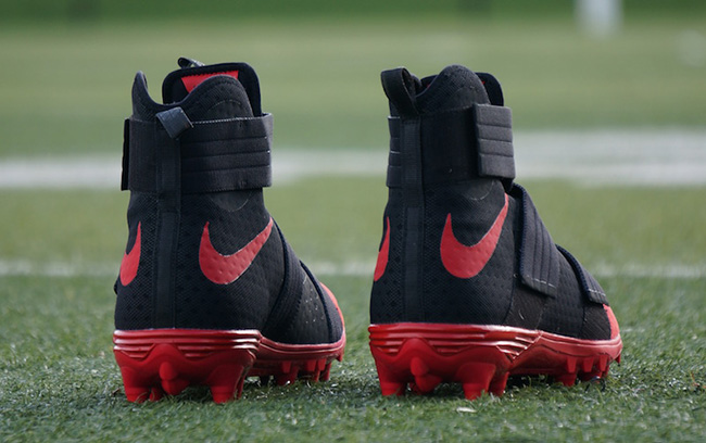 lebron soldier 10 football cleats