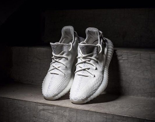 white yeezy 350 boost v2