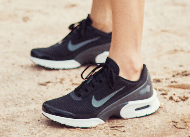 mientras ropa sexual Nike WMNS Air Max Jewell Release Date | SneakerFiles