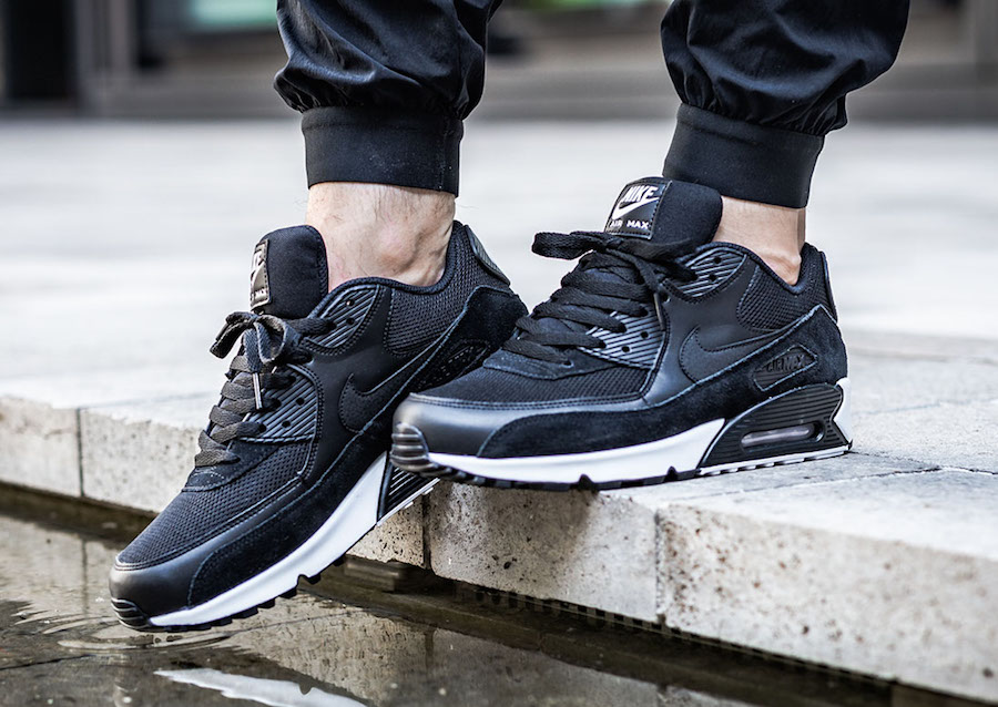 nike air max 90 black and white leather
