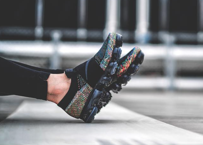 black vapormax with strap